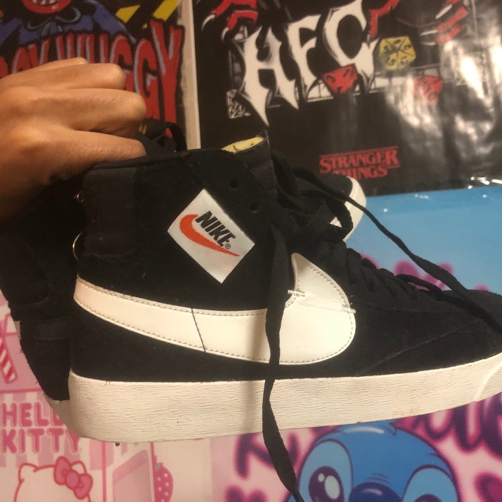 Nike high tops never worn.